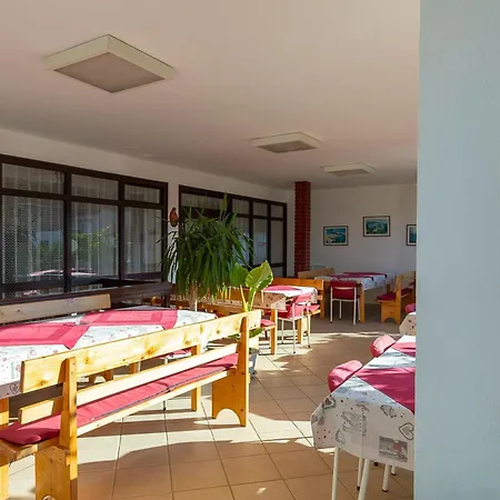 Tinka, No 8 * Starigrad Paklenica