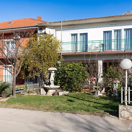 Apartment Tinka, No 8 *