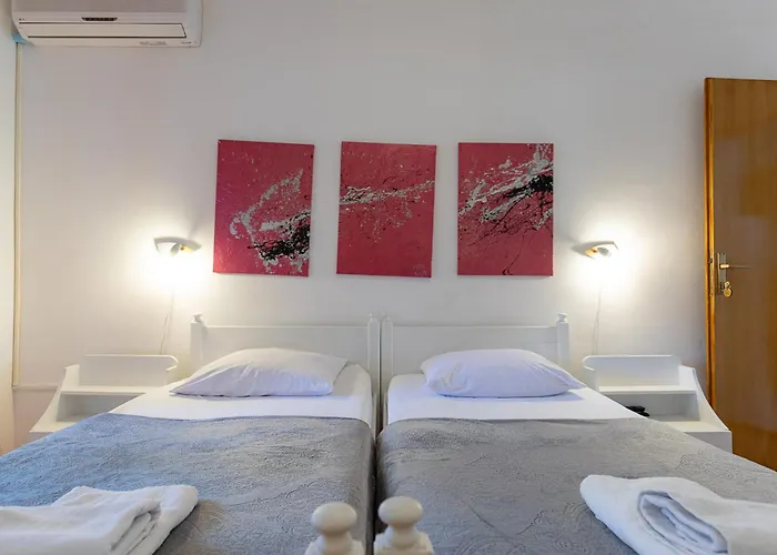 Apartment Tinka, No 8 Starigrad Paklenica